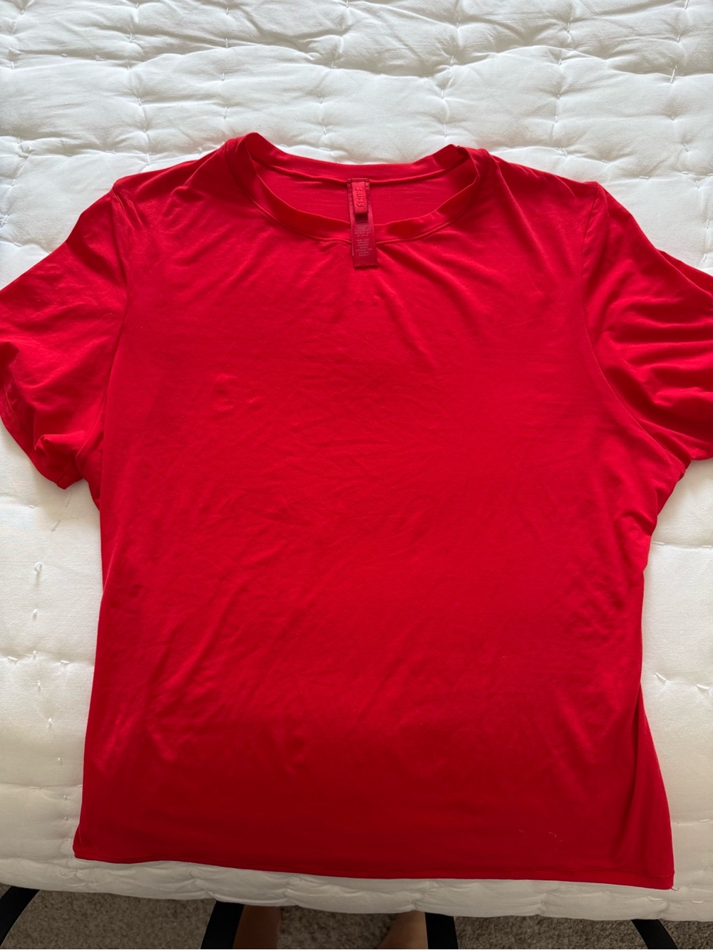 Skims Fits Everybody iconic crewneck Tee L